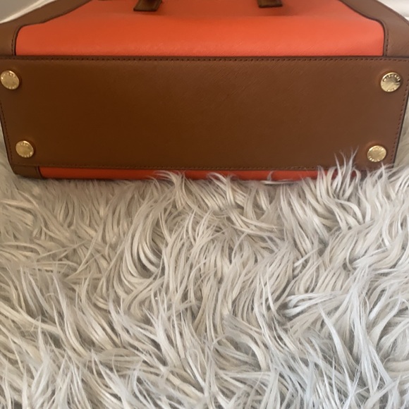 Fall Michael Kors Handbag - Picture 4 of 7